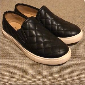 Faux leather quilt design size 6.5